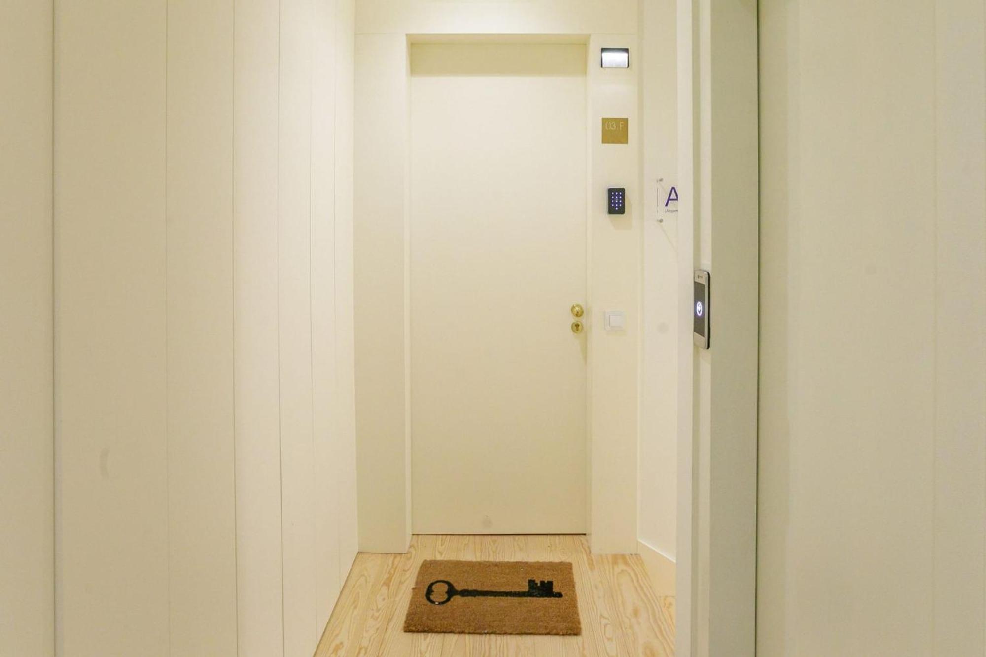 Door 65 - Historical Center Apartments Porto Exterior photo